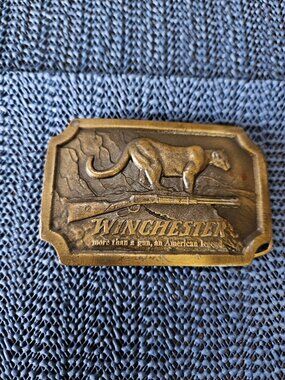 1976 Winchester belt buckle featuring a cougar (mountain Lion) over Rifle  (2)
